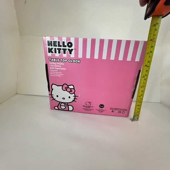 Hello Kitty table top clock with a white and pink design #HelloKitty - Picture 3 of 3